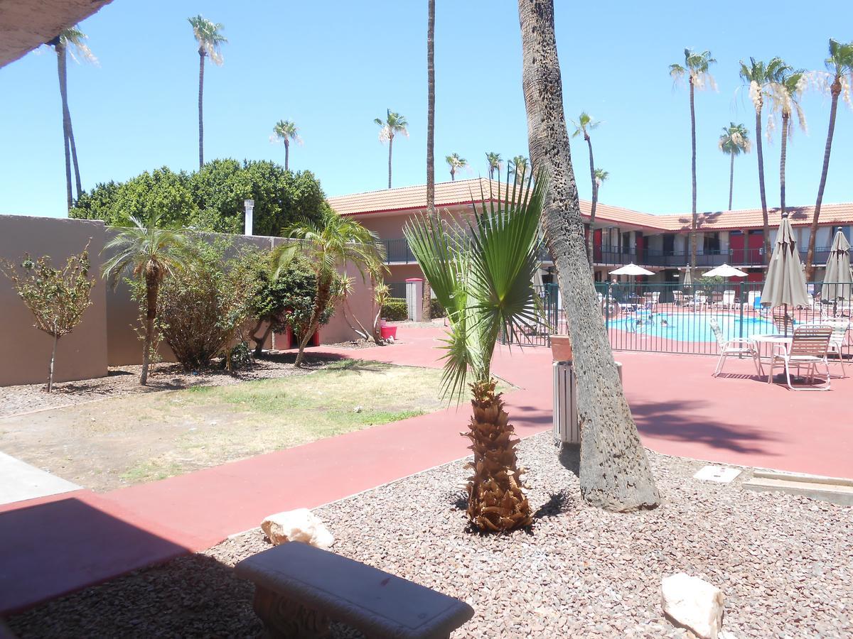 Ramada By Wyndham Mesa Downtown Hotel Exterior photo